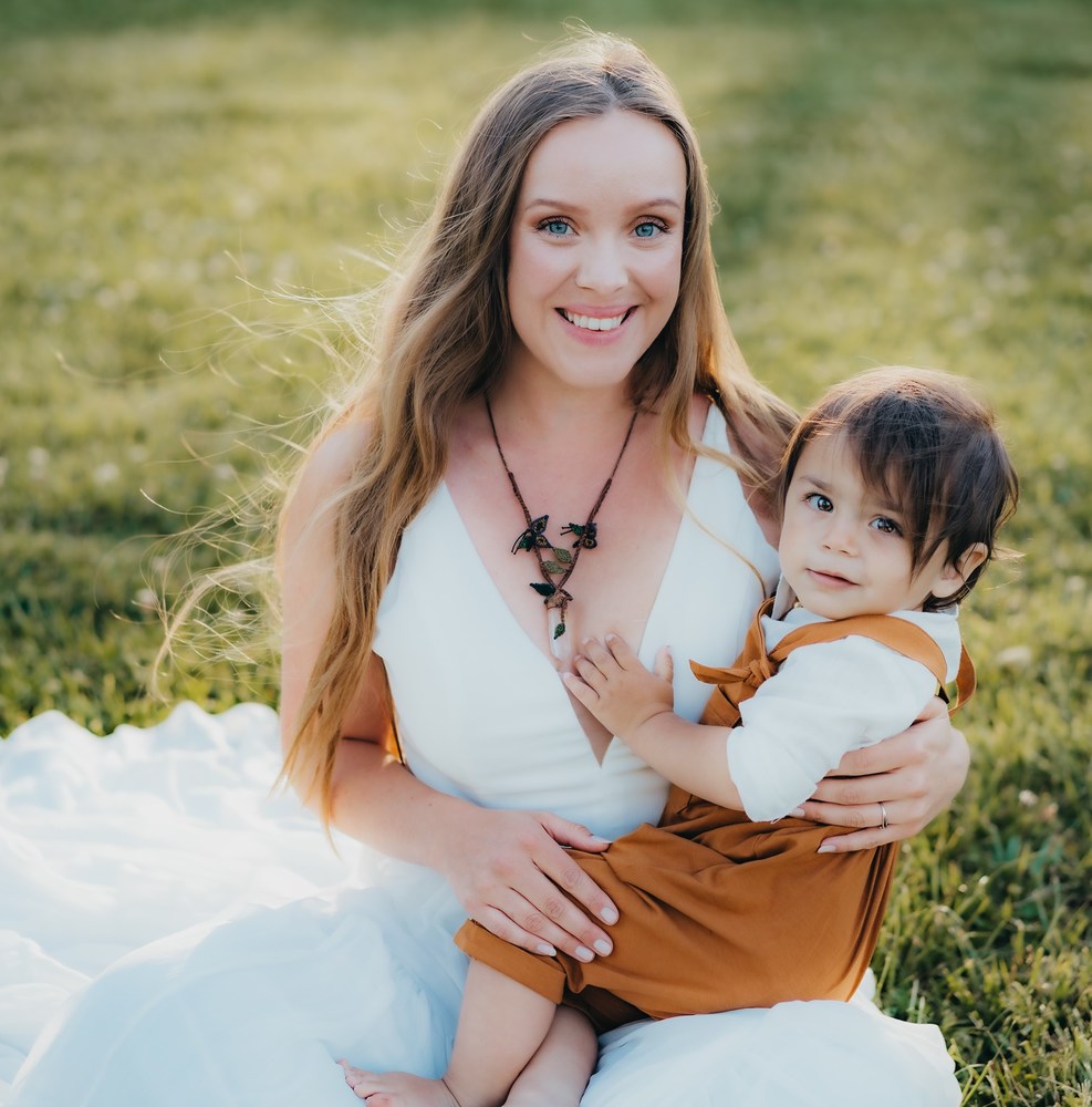 Meet your Posher, Iris